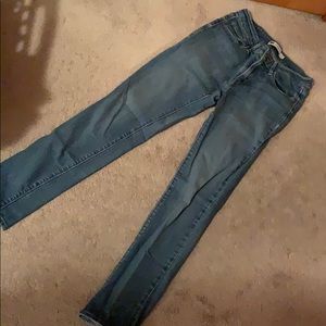 Levi’s Mid Rise Skinny Jean